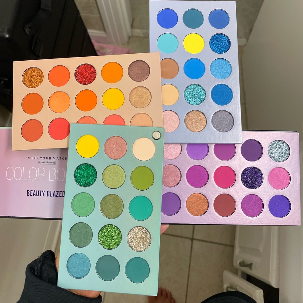 Color blend eyeshadow palette. Super Pigmented which is great!